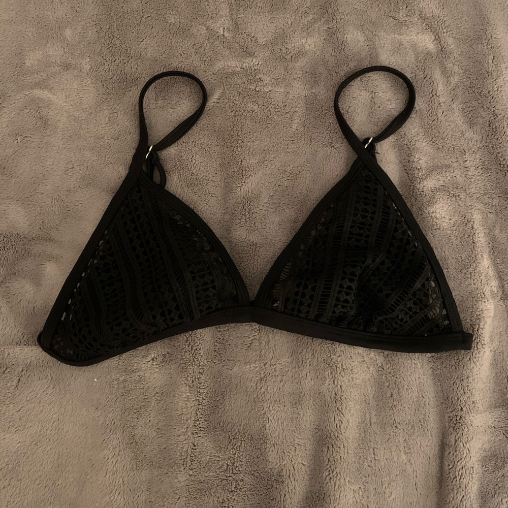 Black bikini top